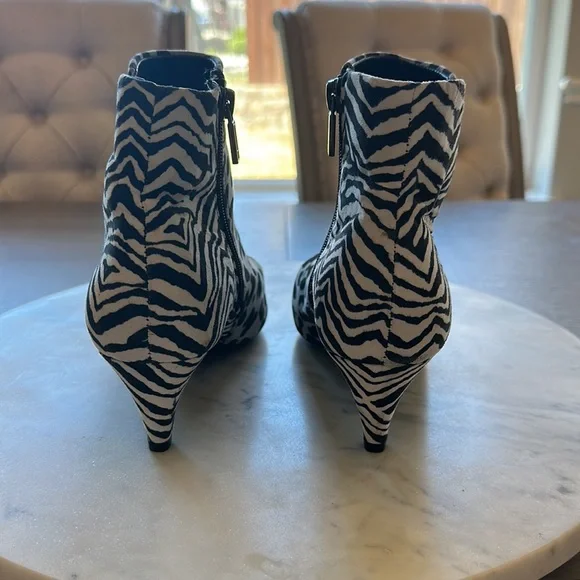 Kenneth Cole Reaction Mix Animal Print Kick Bit Booties - Picture 5 of 10